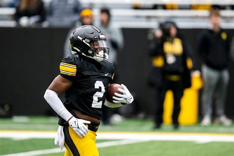 iowa hawkeyes football odds